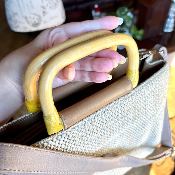 Vintage Fossil woven purse with wooden handles - Picture 9 of 16